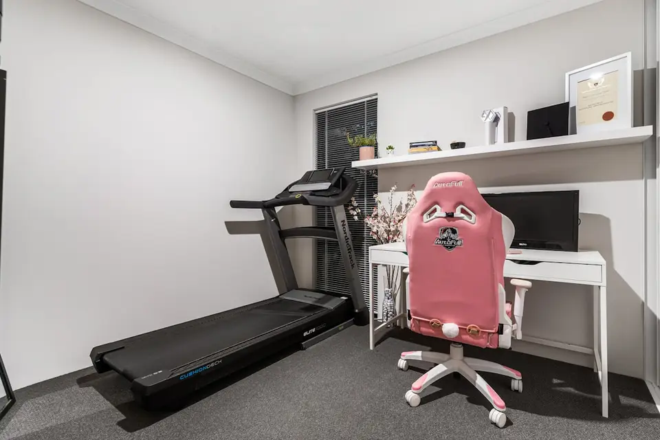 Walking Pad Erfahrungen am Schreibtisch im Homeoffice